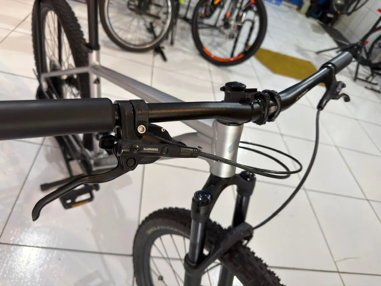 Vendo bicicleta specialized - Foto 4