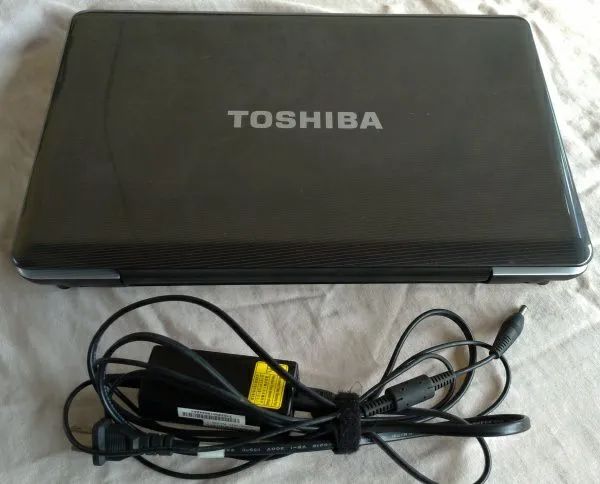 NOTEBOOK TOSHIBA 300,00 barato