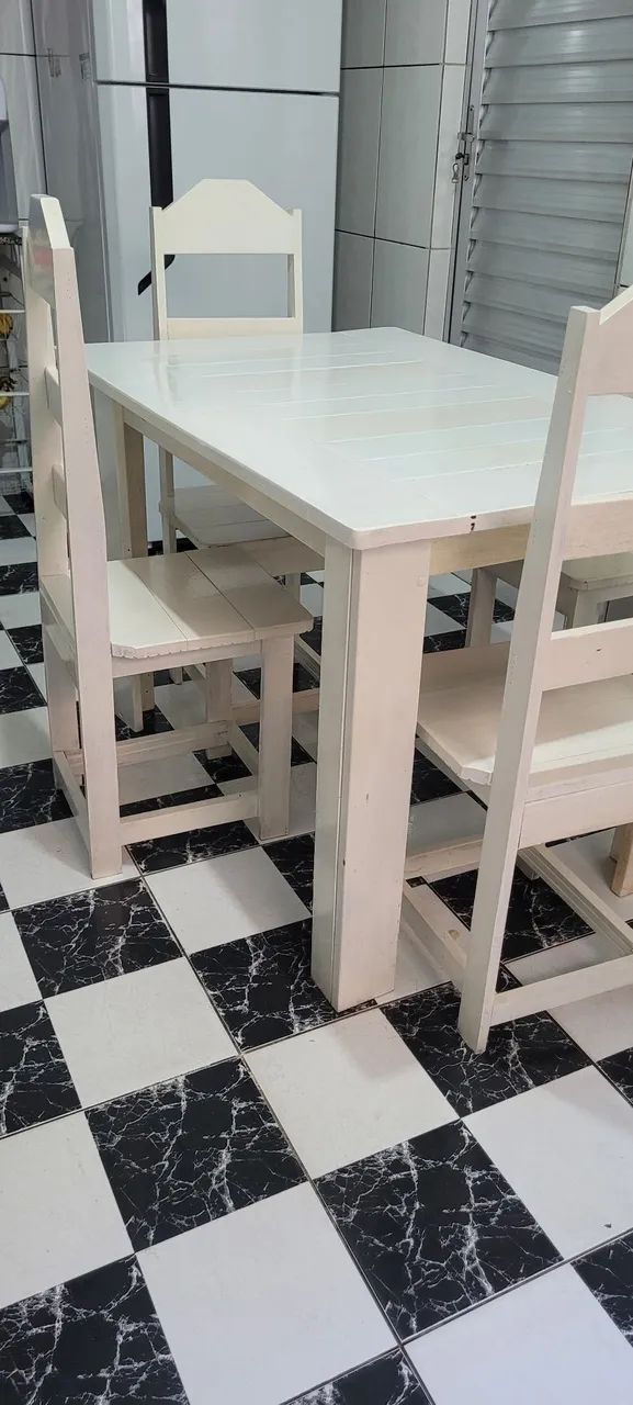 Mesa e cadeira de madeira  - Foto 2