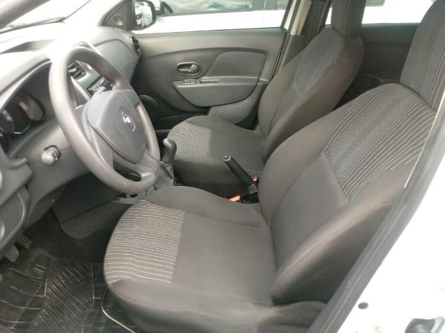 Sandero Authentique 2018 - Foto 12