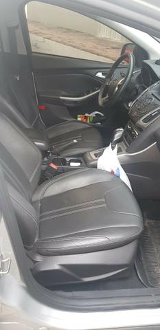 Ford New Focus 2.0 - Foto 17