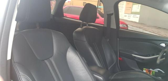 Ford New Focus 2.0 - Foto 14