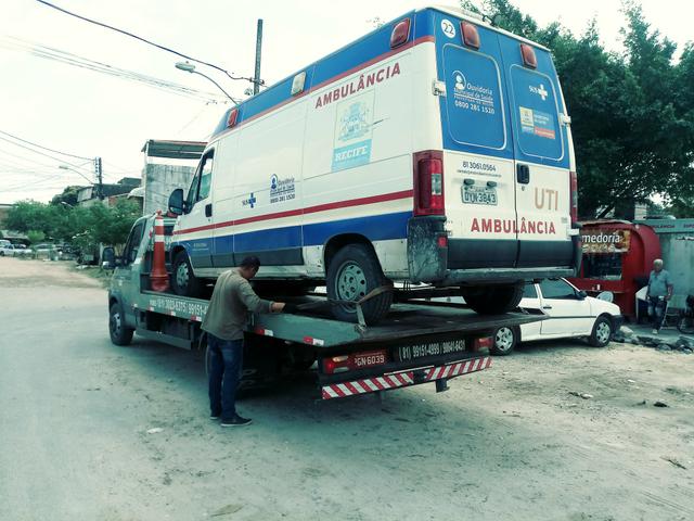 Caminhão iveco daily 70C17 Reboque plataforma