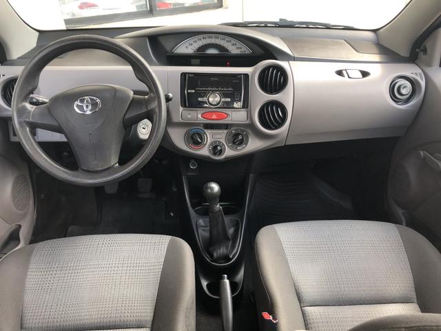 Toyota Etios X 1.5 Sedan 2013 - Foto 11