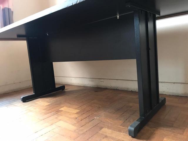 Mesa escritório 200x120cm preta - Foto 4