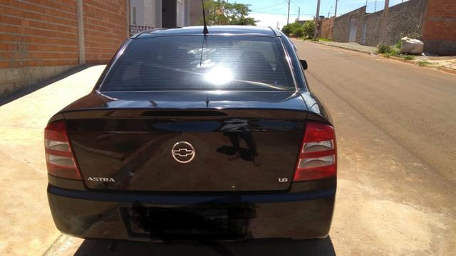 Vende-se um astra sedam