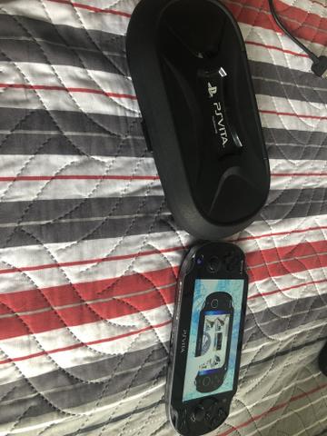 PS Vita + estojo + cartão de memória + 4 jogos - Foto 2