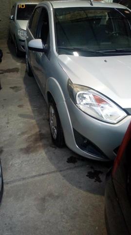 Ford Fiesta sedan 1.6 2014 com Gnv - Foto 2