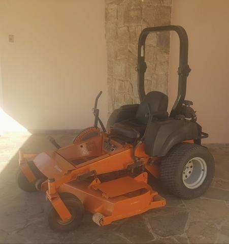 Trator giro zero husqvarna