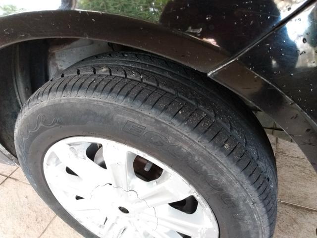 Vendo fiesta sedan - Foto 2
