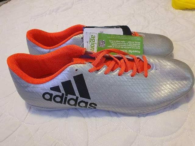 tenis futsal adidas 45