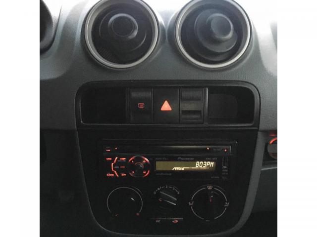Volkswagen Gol 1.0 GIV COMPLETO COM SOM - Foto 13