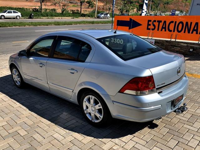CHEVROLET VECTRA ELEGANCE 2.0 8v 4p - Foto 4