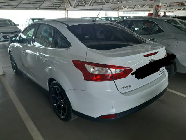 Vendo ou troco Ford Focus Sedan Titanium Automatizado 2.0 2015 77.200 km R$49.900,00 - Foto 4