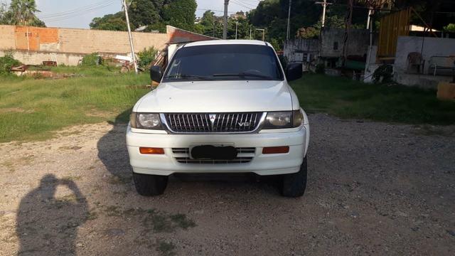 Mitsubishi - Pajero