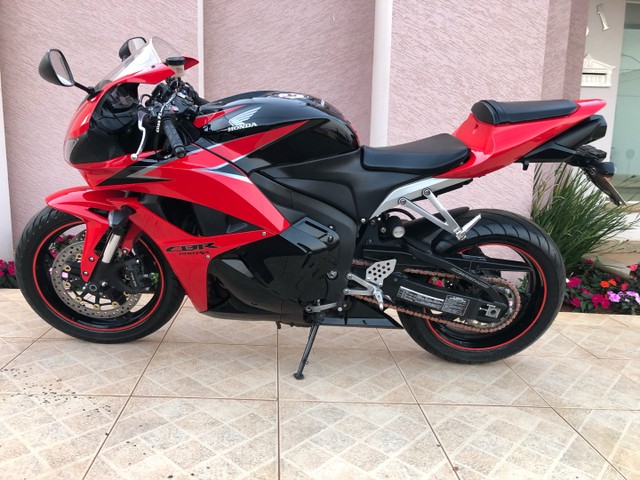 HONDA CBR600RR ANO 2010