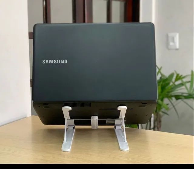 Notebook Samsung I5 5 geração  Placa de vídeo de vídeo 2 giga Memória ram 8  giga 