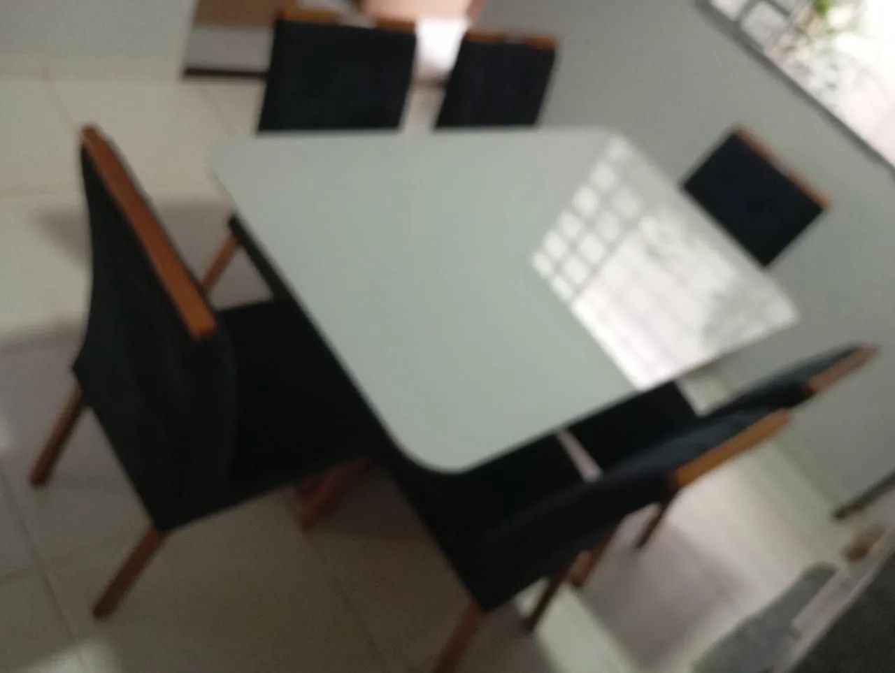 Mesa de jantar com 6 cadeiras tecido veludo preto 