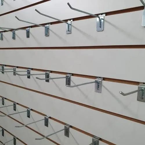 Gancho para painel canaletado