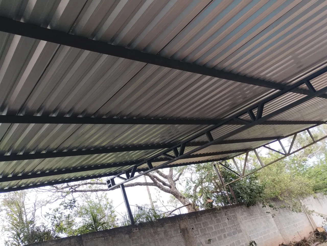 Estrutura metálica para para seu depósito de armezanamento.