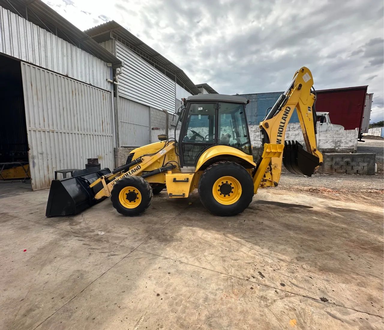 Retroescavadeira New Holland B110 2017 4X4 - Foto 2