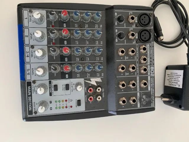 Mesa de som Behringher Xenyx 802  - Foto 5