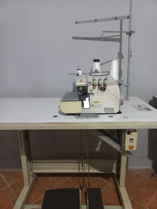 Máquina de Costura Overlock Singer Industrial - Foto 5