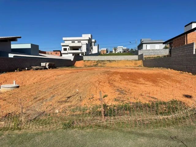 OPORTUNIDADE: TERRENO ESCRITURADO de 1000 m2 no Condomínio Fazenda Alta Vista