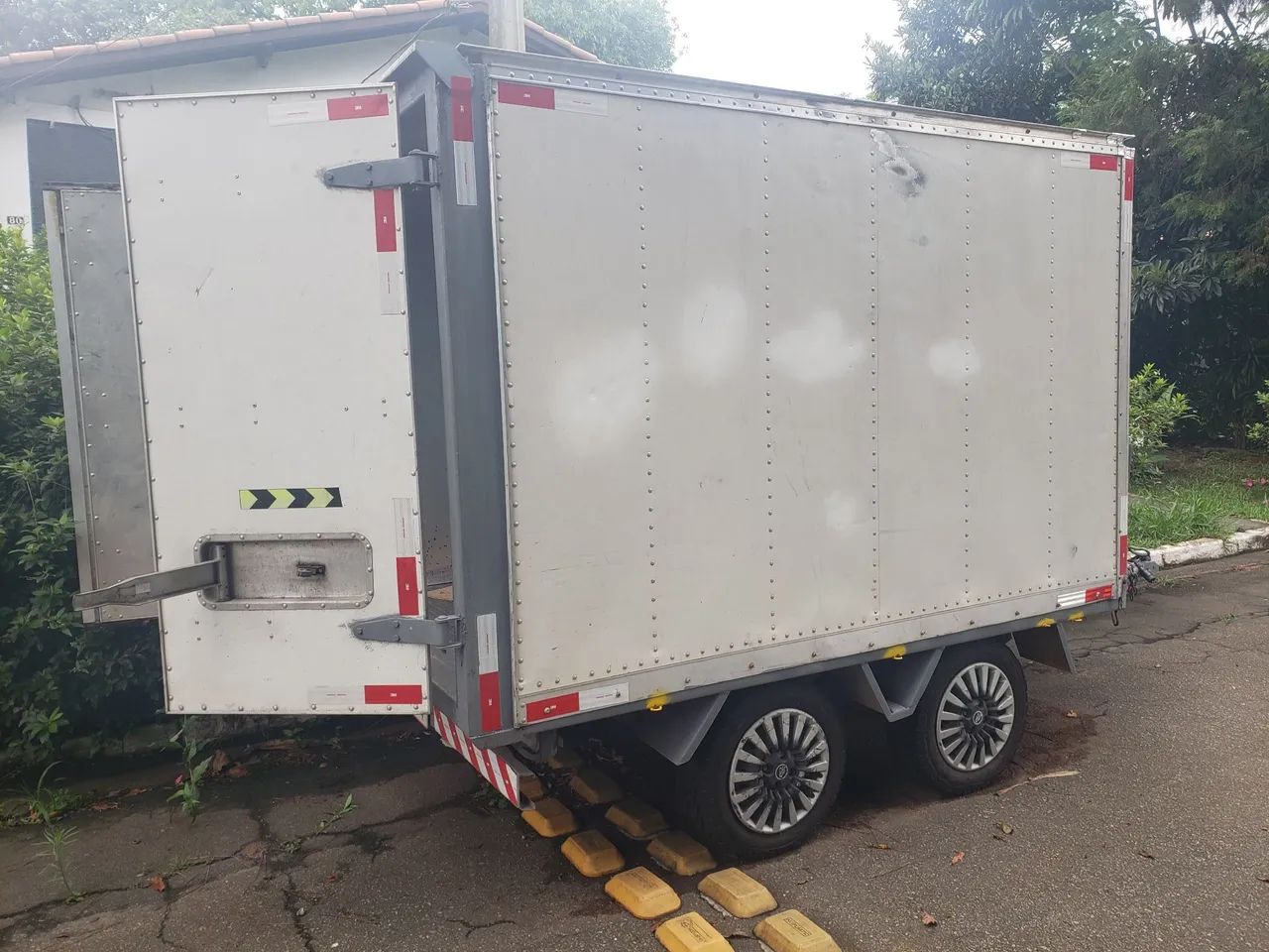 Oportunidade! Carrocinha tipo Baú - Foto 2