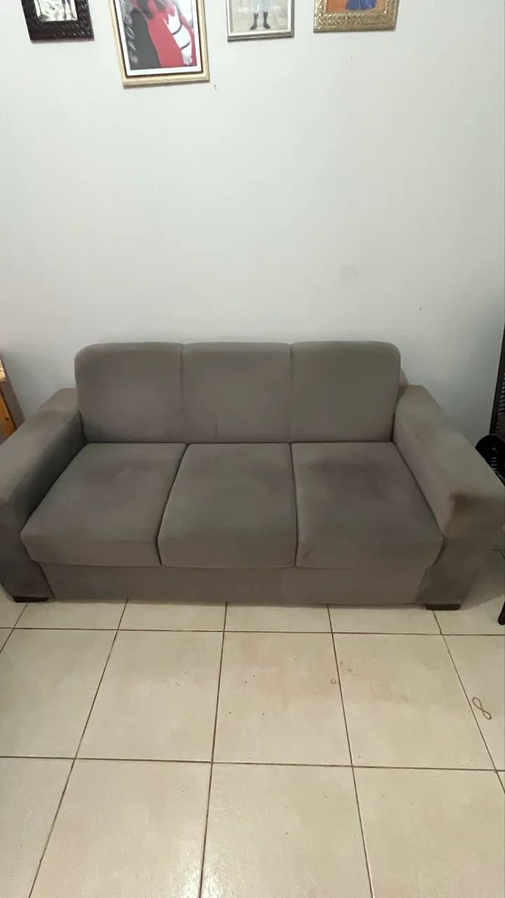 Sofá seminovo 3 lugares 