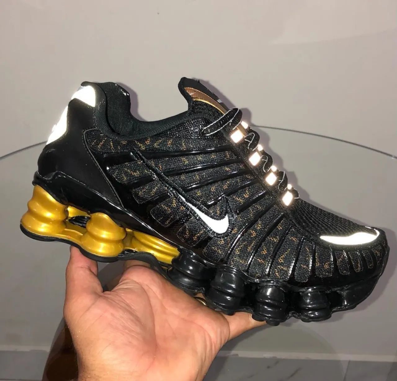 Tênis Nike Shox 12 molas - Foto 2