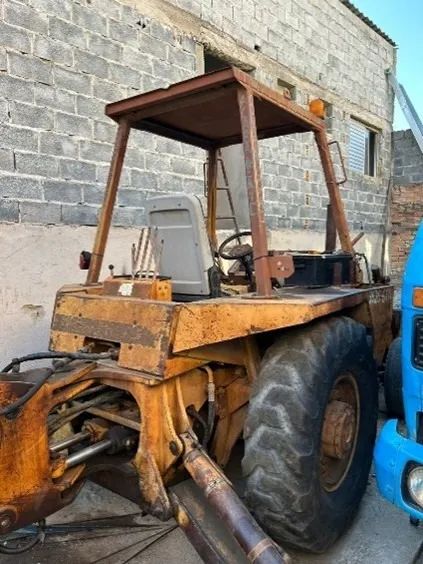 Vendo ou Troco Retro escavadeira 580H super - 1996