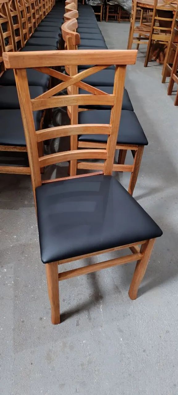 Cadeiras estofadas eucalipto branco $ 249,00 no Pix . Novas e a pronta entrega 
