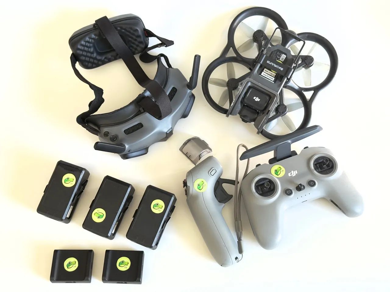 DJI Avata 1 com 3x baterias, Goggles Integra + Controle FPV 2