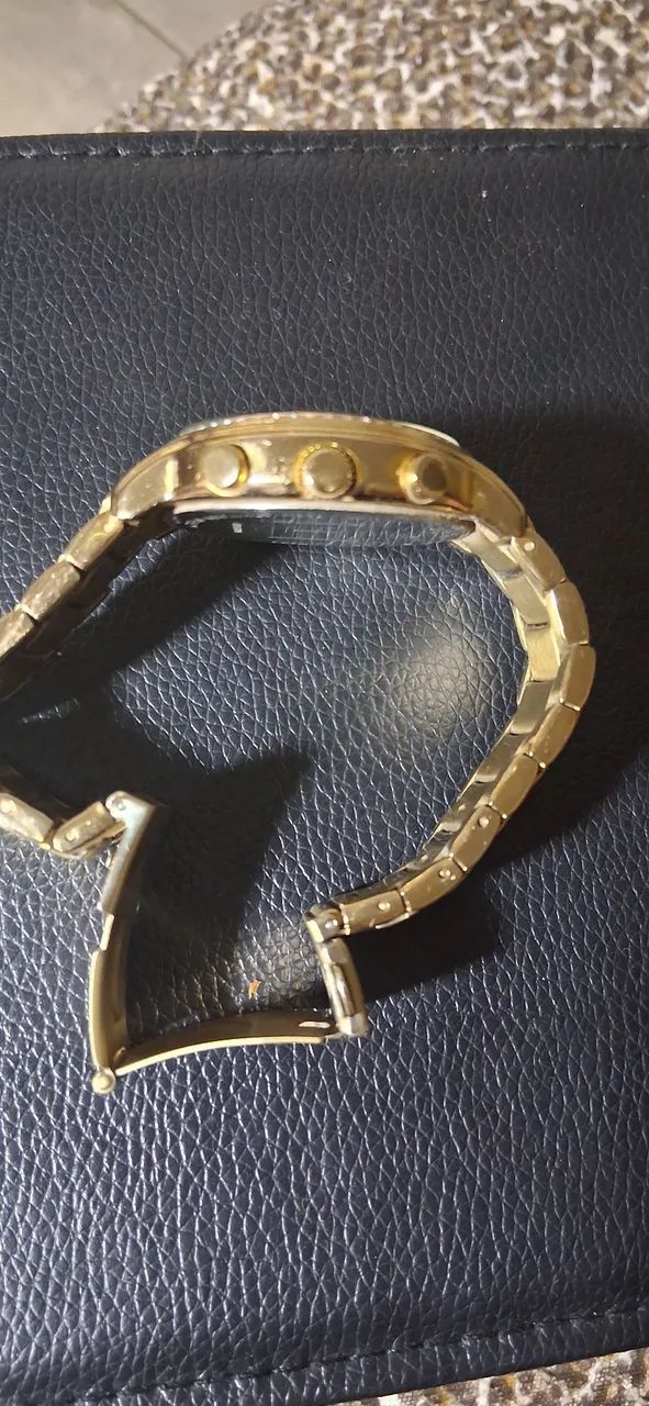 Relógio feminino TOMMY dourado com strass em volta - Foto 2