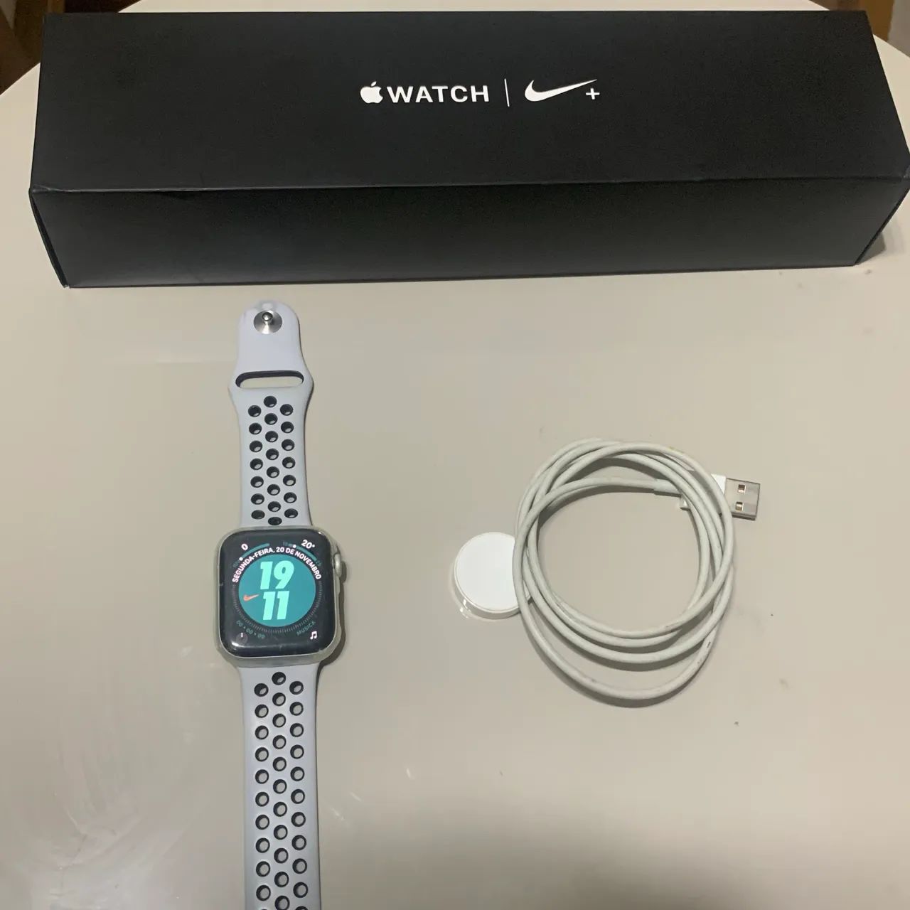 Apple Watch Nike +4 44MM GPS +CELモデル Apple Watch Series 4 Nike 44mm GPS original com caixa pulseira