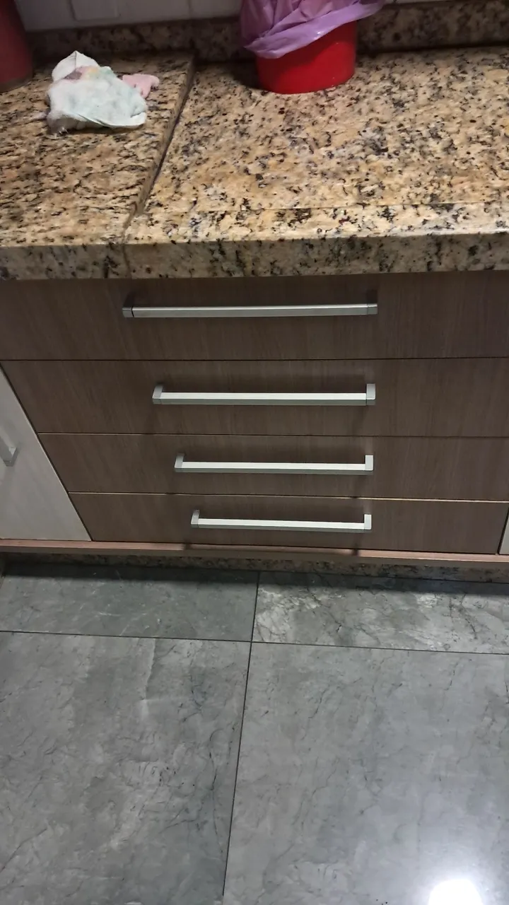 Armário de Cozinha com Gavetas