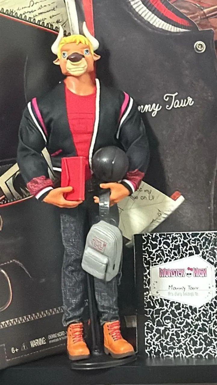 (não vendo separado/completos) bonecos monster high manny taur iris clops sdcc - Foto 6