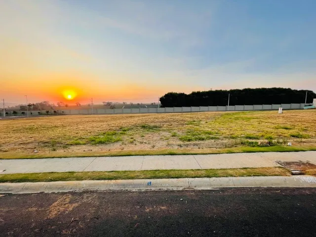TERRENO À VENDA - CONDOMÍNIO RESERVA DOS IPÊS | CRISTAIS PAULISTA - SP