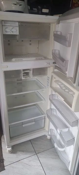 Geladeira Brastemp (leia o anúncio)