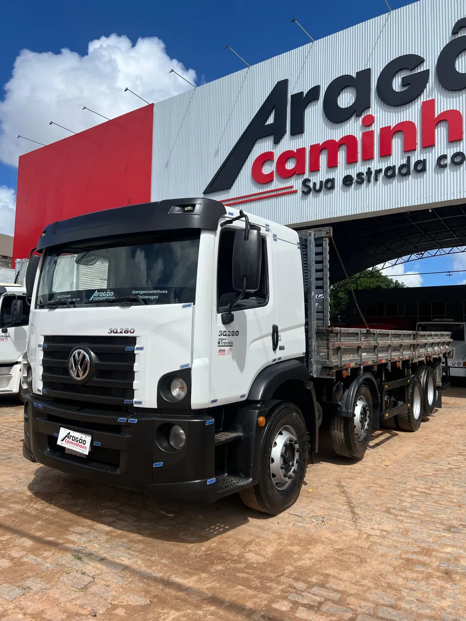 VOLKSWAGEN 30-280 Constellation 8x2 2p (diesel)(E5)