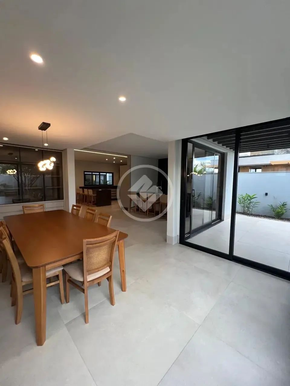 CASA MOBILIADA 5 QUARTOS (4 SUÍTES), ÁREA GOURMET E AMBIENTES AMPLOS CONDOMÍNO CARPE DIEM  - Foto 3