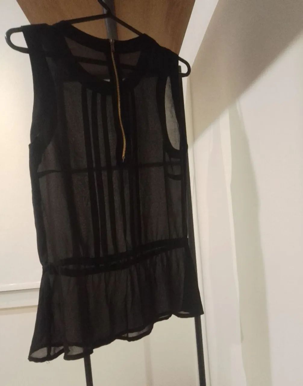 Blusa Preta em tecido transparente - Tamanho 36 / P - Foto 2