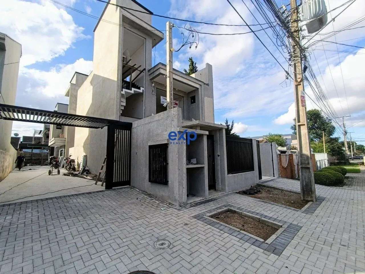 Sobrado em construção no bairro Hauer