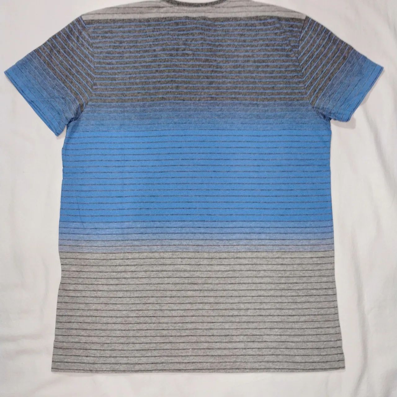 Camiseta Reserva listrada azul e cinza - Foto 3