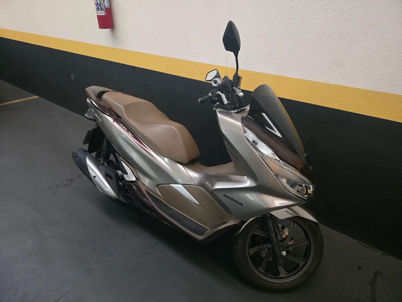 PCX DLX ABS 2022 **3MIL KM** - Foto 3