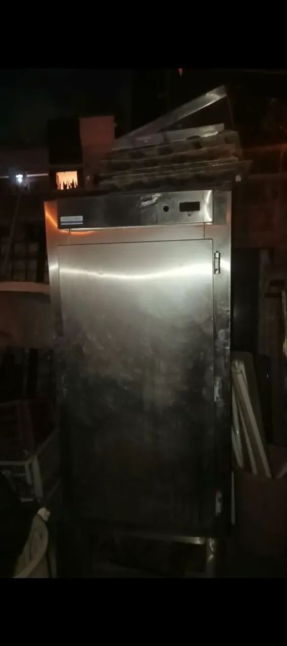 Geladeira Industrial -  Aço Inox - Usada