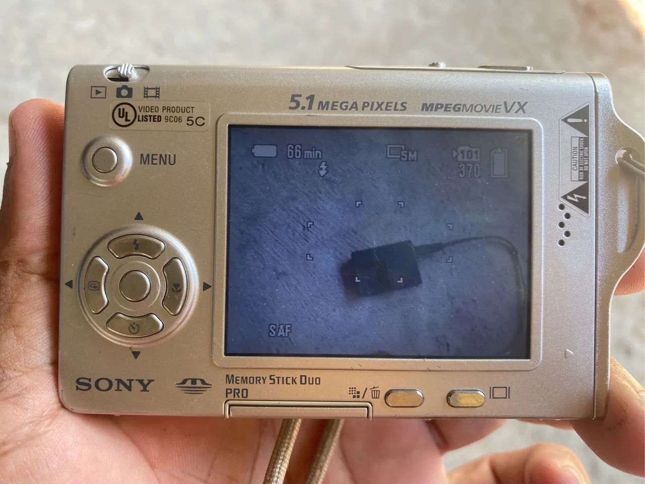 Câmera Sony Cyber-Shot de 5.1N 3x cartão de 1GB e carregador. - Foto 3