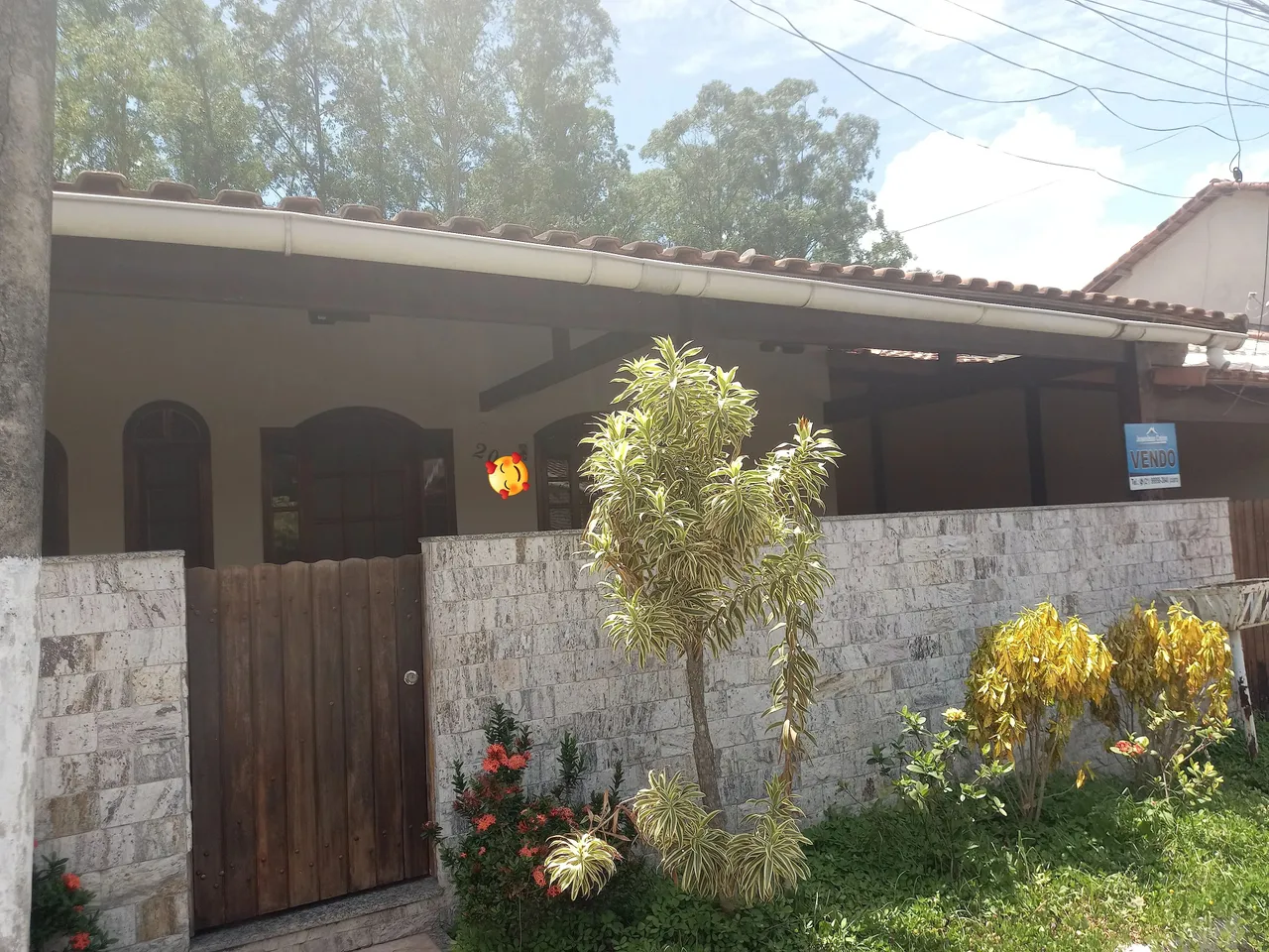Oportunidade de comprar casa com piscina em condomínio.