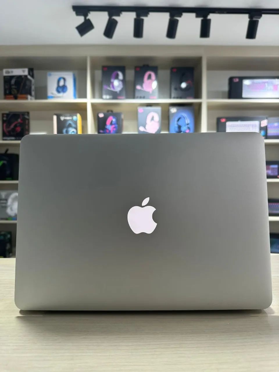 即使用可✨MacBook Air 13インチ 2014モデル Amazon.co.jp: 【整備済み品】Macbook Air 2014年13.3inch A1466